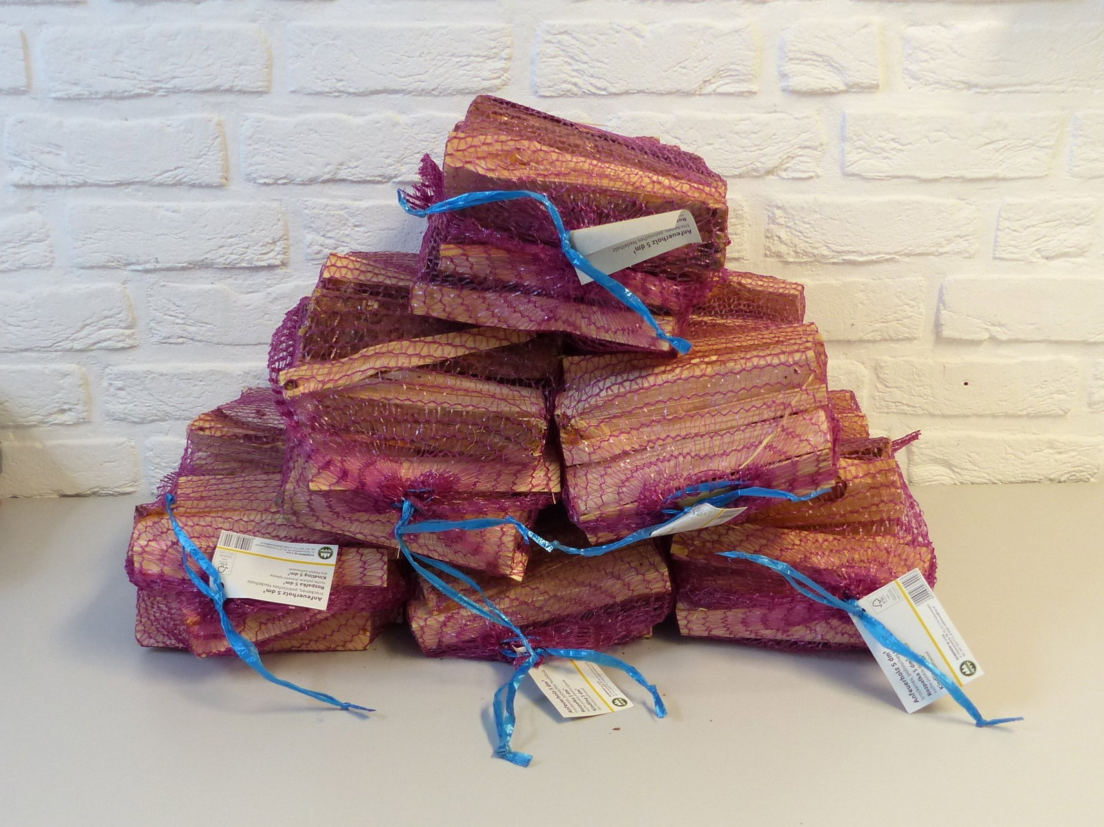 Anfeuerholz 6 x 3 kg Nadelholz – Ofentrockenes Anzündholz in Netzen für Kamin und Ofen