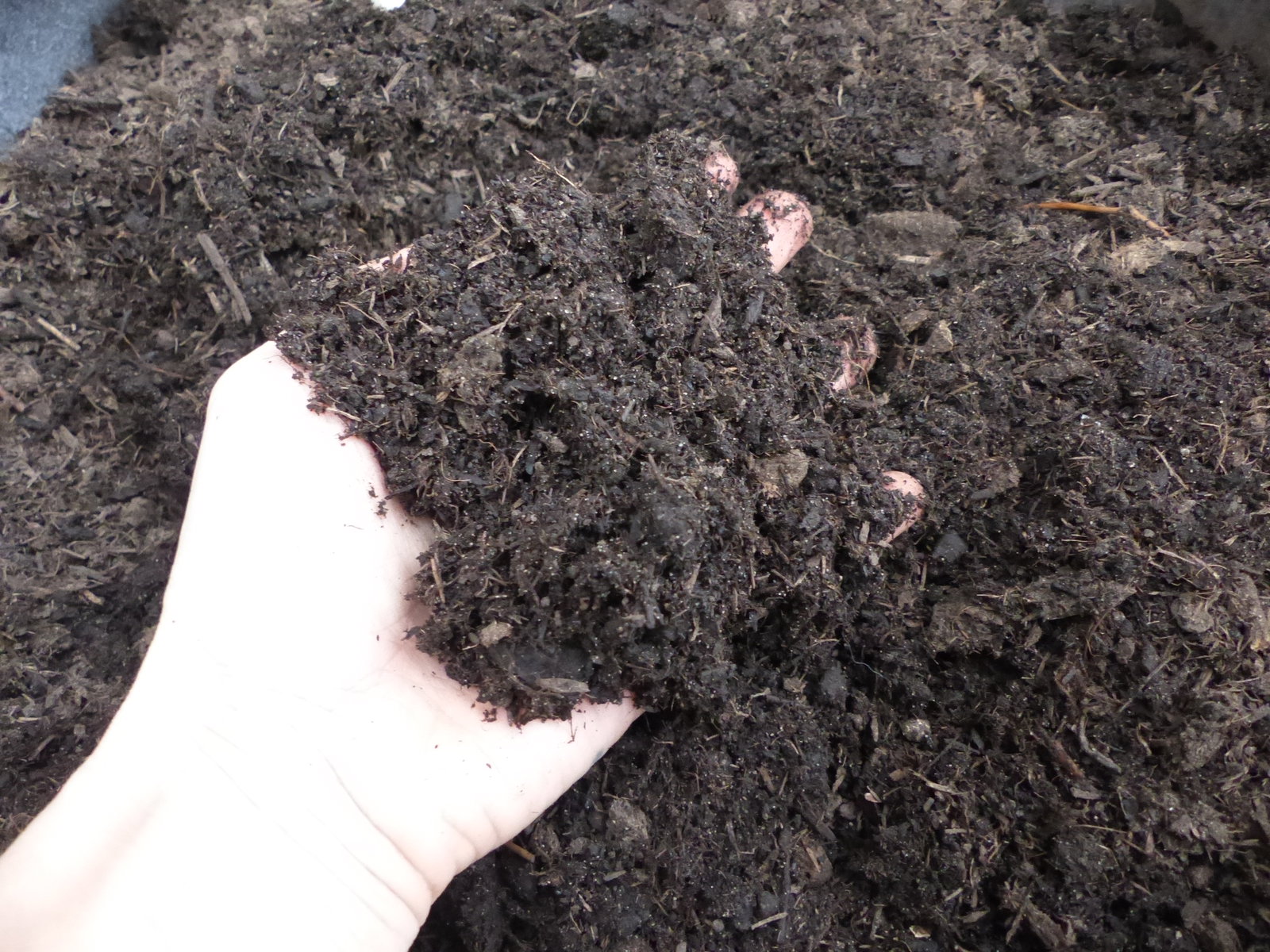 1 Palette 48 Sack á 40L mediterrane Pflanzerde | Premiumerde | Gartenerde | Erde