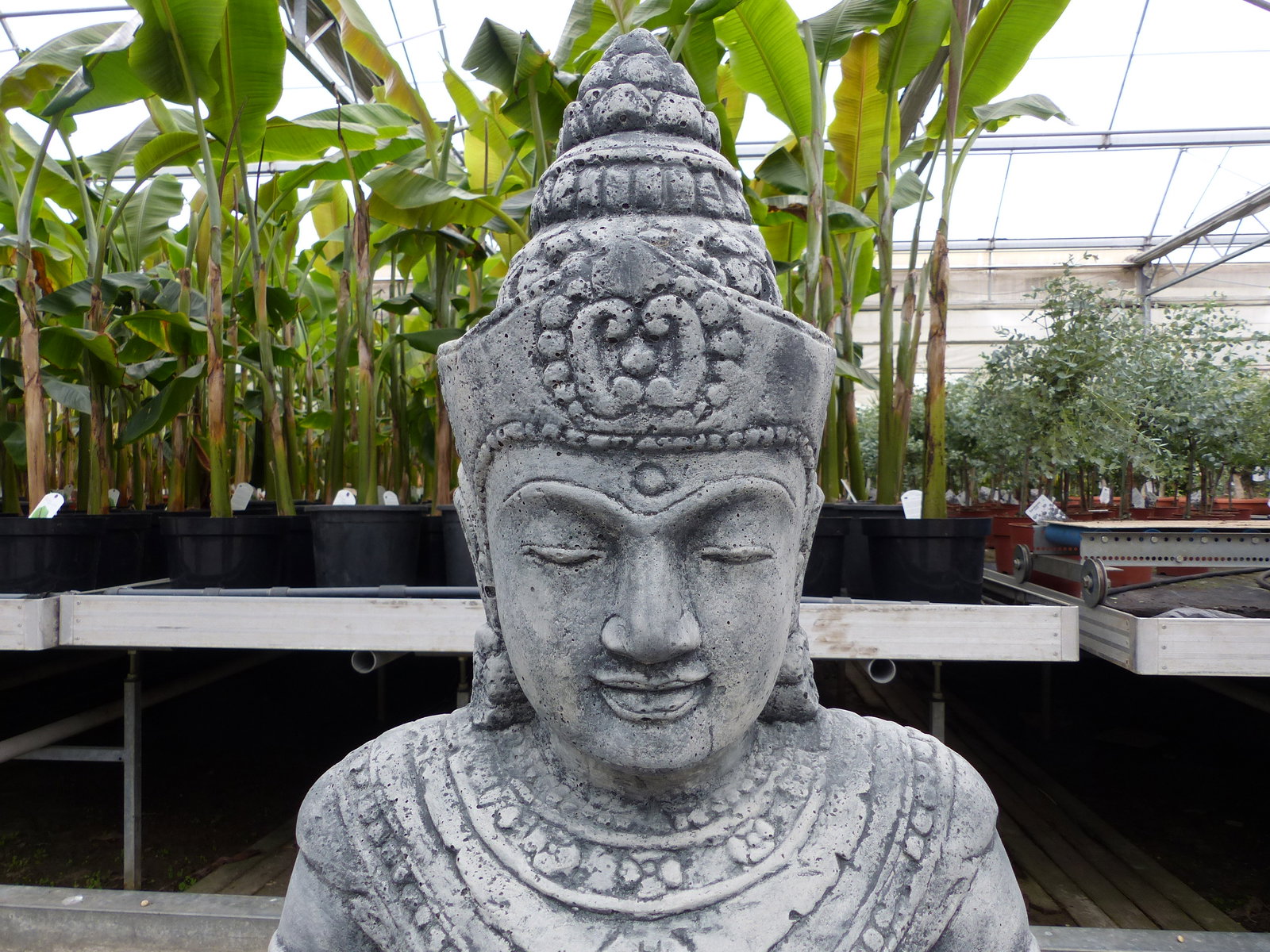 Buddha Figur Statue 100 cm – Steinguss, sitzend mit Opferschale, Thai-Stil winterfest
