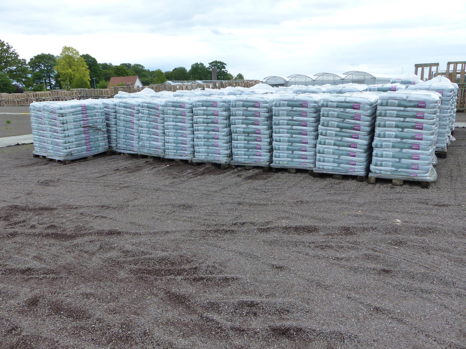 1 Palette 48 Sack á 40L mediterrane Pflanzerde | Premiumerde | Gartenerde | Erde