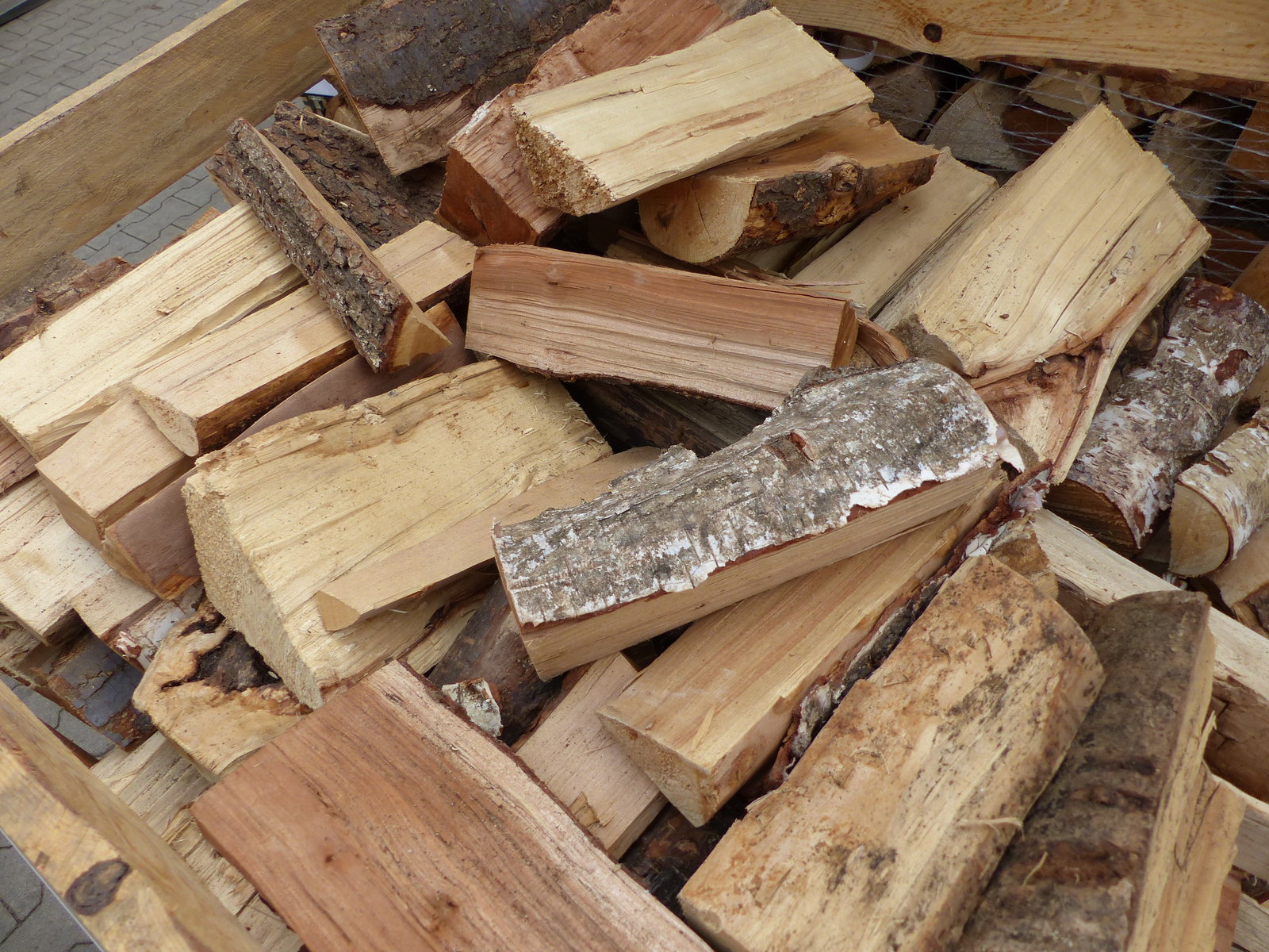 20 Kg Feuerholz Brennholz Kaminholz Mix trocken Premiumqualität