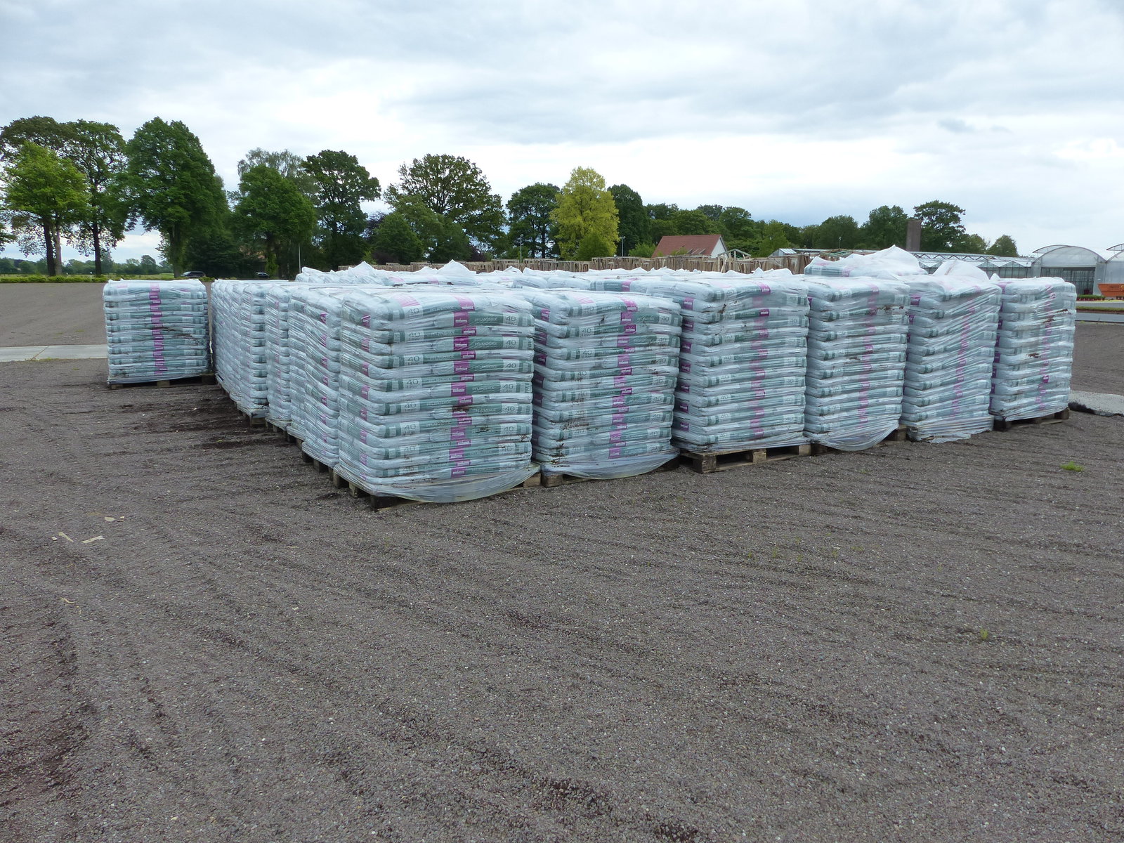 1 Palette 48 Sack á 40L mediterrane Pflanzerde | Premiumerde | Gartenerde | Erde
